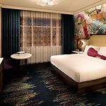 Dolly Parton\'S Songteller Hotel