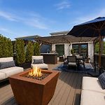 12 South Treehouse - Steps To 12 South Shopping & Entertainment