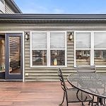 Charming Spacious Home - 10 Mins To Downtown