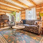 The Magic Cottage- Artsy Escape With Hot Tub & Charm