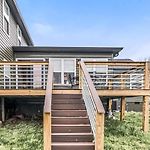 Charming Spacious Home - 10 Mins To Downtown