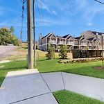 Downtown West End Nashville Retreat Near Broadway