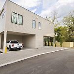 Modern Comfort | Pool, Fitness & Firepit