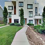 Amazing Rooftop Home Walk To 12S 4Th Night Free