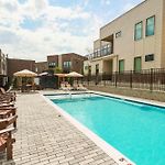 Pool, Gym & Sauna | Fully Gated & Pet-Friendly