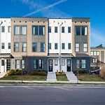 Elegant Home With Downtown Views Rooftop Hot Tub And Garage