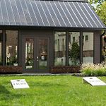 Heated Pool + Hot Tub + Sauna • 7 Min To Broadway