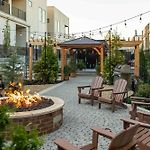 Pool, Hot Tub, Sauna & Firepit- 7 Min To Broadway