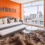 Walk To Broadway, Rooftop Pool And Sky Lounge