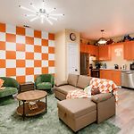 Game Day Getaway Vols Themed Stay Near Vanderbilt