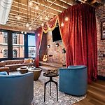 The Velvet Vault-Luxury Downtown Loft With River View & Walk To Broadway