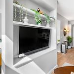 Luxury Studio Pool, Gym & Lounge + Free Parking