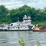Riverside Rhythm! Waterfront & Walk To Broadway!