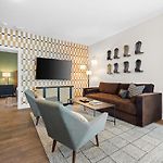 Modern 2Br W 2 King Beds Near Broadway