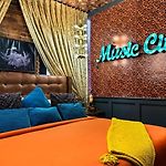 The Velvet Songbird Downtown Luxe Sleeps 24