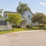 Sylvan Park Home With Fenced-In Yard, Porch, And Parking