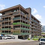 Upscale Condo In Downtown With Pool, Balcony, Gym And Garage