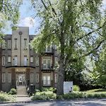 Spacious 3-Story West End Condo | Free Garage Parking For 2 | Walk To Vanderbilt & Music Row