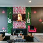 Close To The Gulch - Book Today