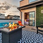 New How We Roll Rooftop - Hot Tub With Views - 13 Beds