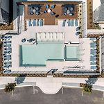Landing Amazing 1Bd Pool Gym