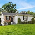 Nashville Area 3Br Home With Yard And Workspace