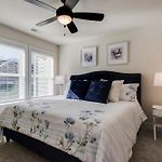 Luxury Three Bedroom Townhouse Near Airport