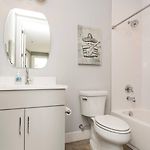Downtown Modern, Rooftop Patio, Vanderbilt, 8 Beds