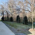 Luxury Three Bedroom Townhouse Near Airport