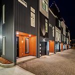 Luxury Living At Velvet And Vinyl Rooftop 6 Beds