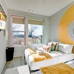East Nash Lux - 13 Beds & City Views