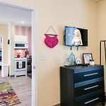 New 4 Bedroom Apt Near Dt Walk To Restaurants