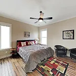 Wade Apartment