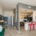 Mid Century Modern Downtown 30+ Night Min Holiday home Nashville