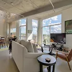 Holiday home Spectacular Views In Contemporary Two Story