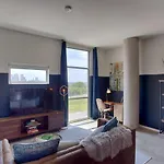 Mid Century Modern Downtown 30+ Night Min