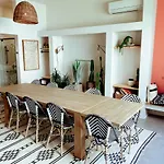 Vandyke Bed & Beverage