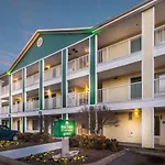 Hotel Hometowne By Red Roof - Airport/briley Pkwy 2*