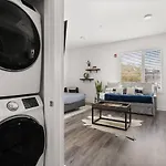 Holiday home Endeavor 202