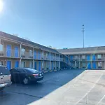 Quarters Inn & Suites