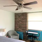 Rodeway Inn- Airport - Downtown - Mexican Restaurant On Site 3*