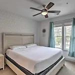Modern Condo: 7 Mi To Downtown!