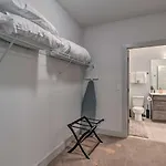 Modern Condo: 7 Mi To Downtown! *