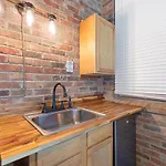 Apartment Brenda Lee History 2br Pool Hot Tub Nashville