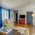 2Br Apt By Vandy-Walk To Dinning -208