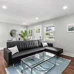 Holiday home Charming Modern 3-bedroom In East Nashville!