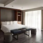 Sonesta Airport Hotel 4*