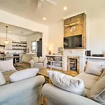 Cute Nashville Getaway Walk To Cafes And Pubs!