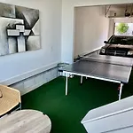 Holiday home Big New And Modern With Skyline View Mural And Ping Pong Nashville