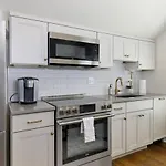 The Livery On 5Th, Unit B